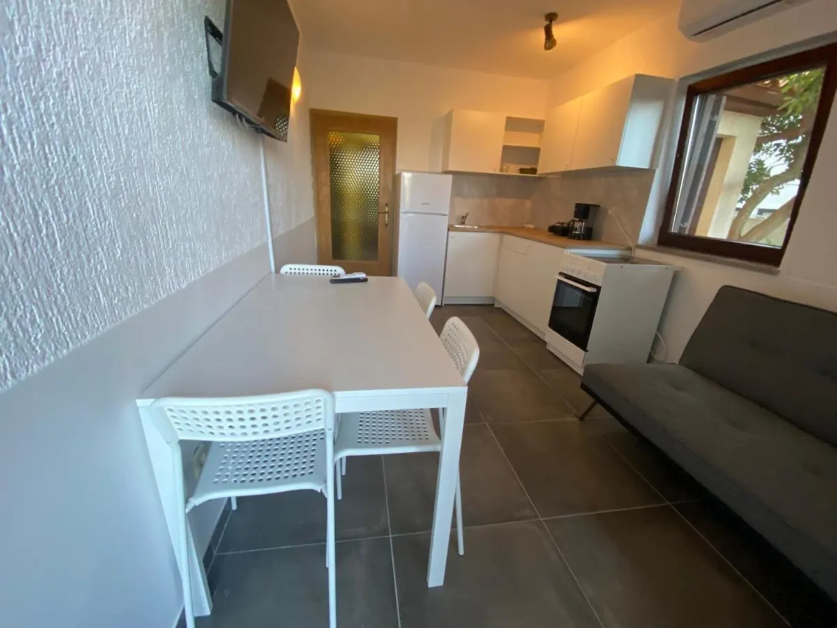Cukon Holiday Home بريمونتيرا