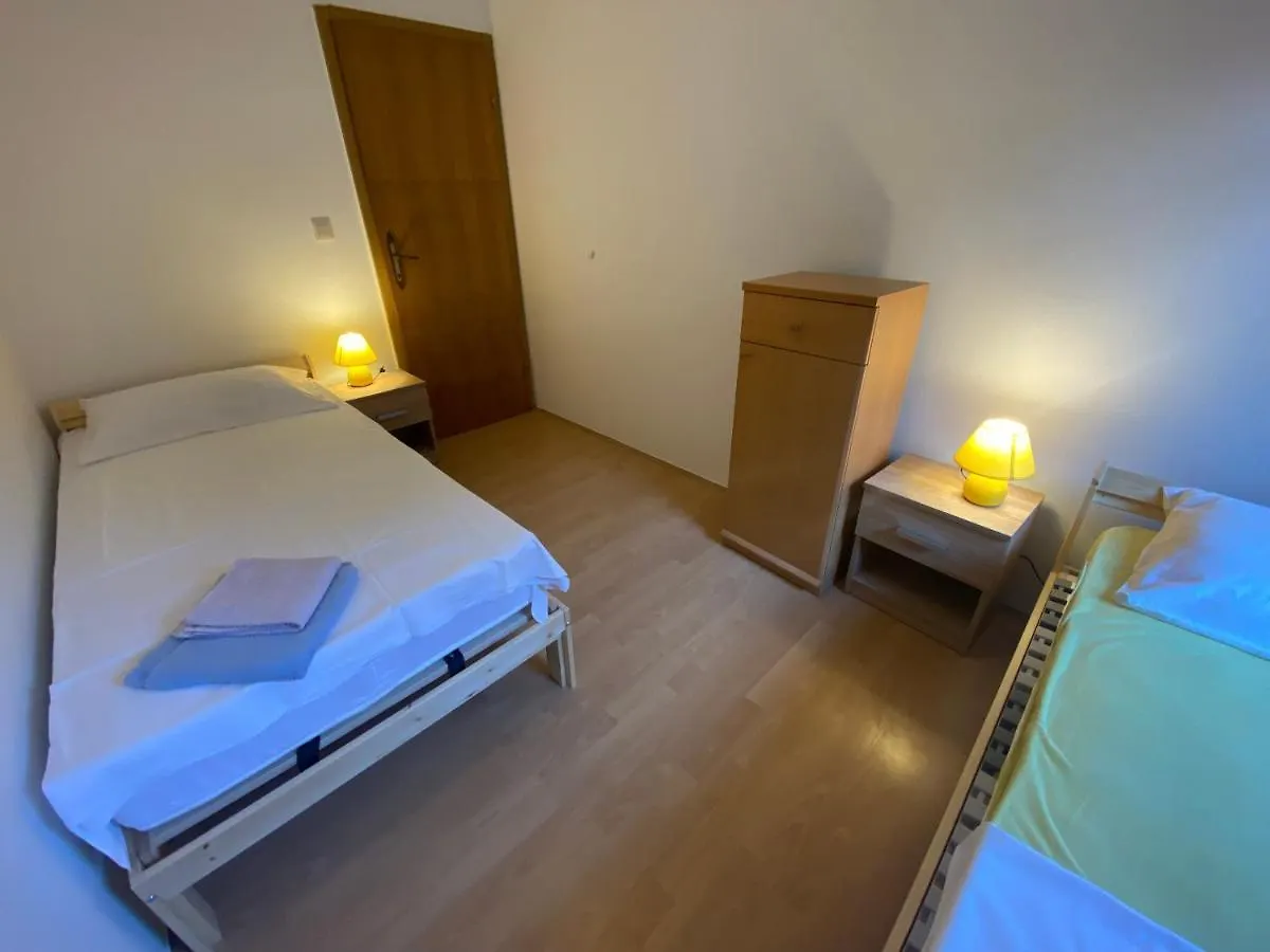 Cukon Holiday Home بريمونتيرا