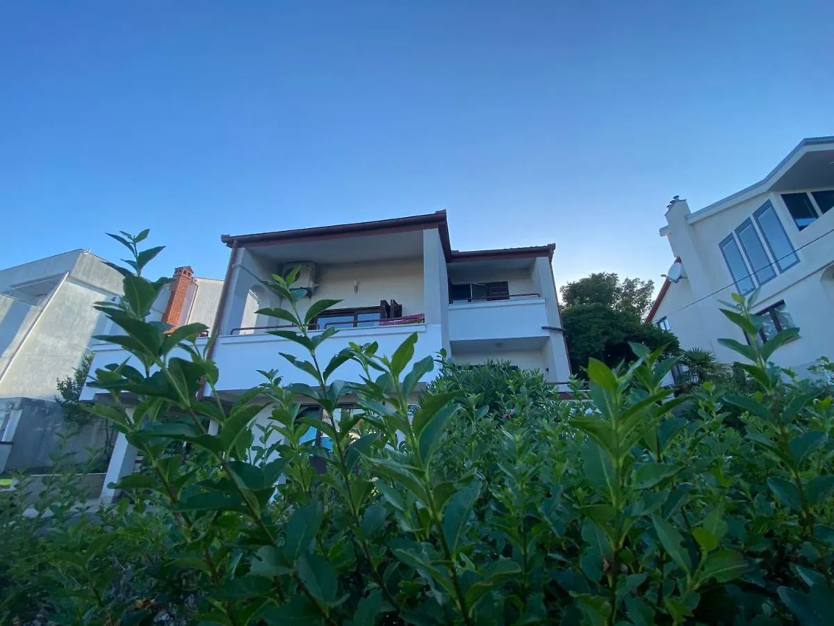 Cukon Holiday Home بريمونتيرا