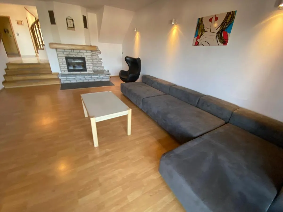 Cukon Holiday Home بريمونتيرا 0*,