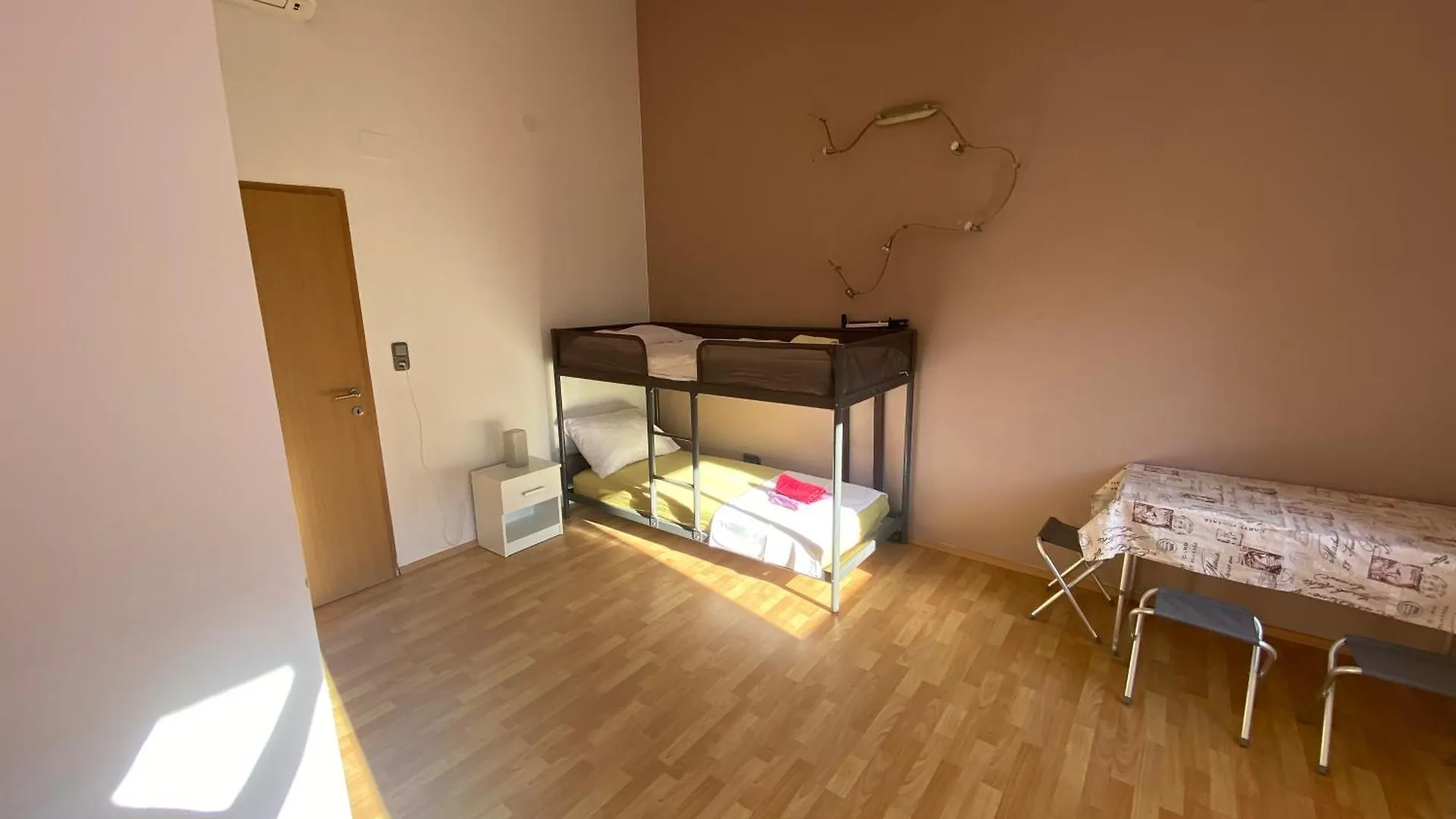 Cukon Holiday Home بريمونتيرا شقة