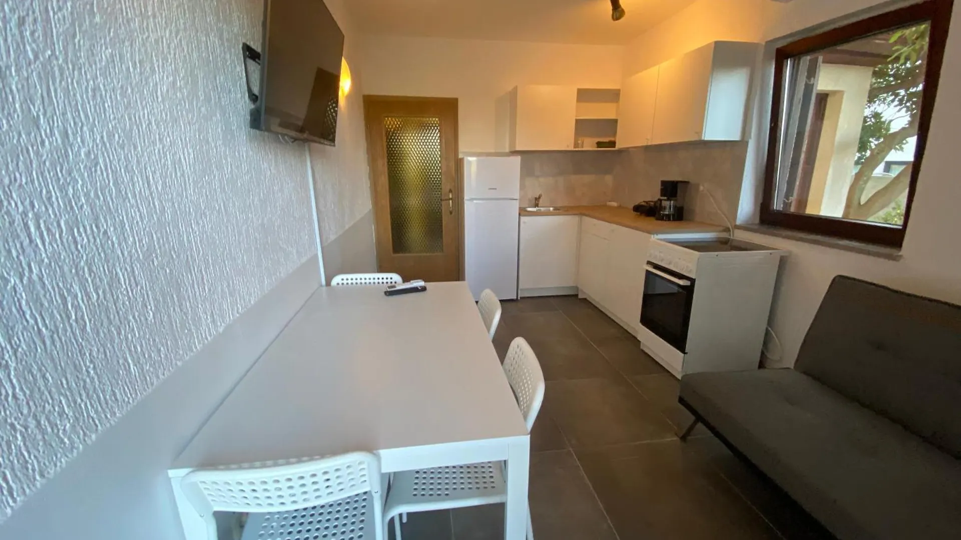 Cukon Holiday Home بريمونتيرا شقة