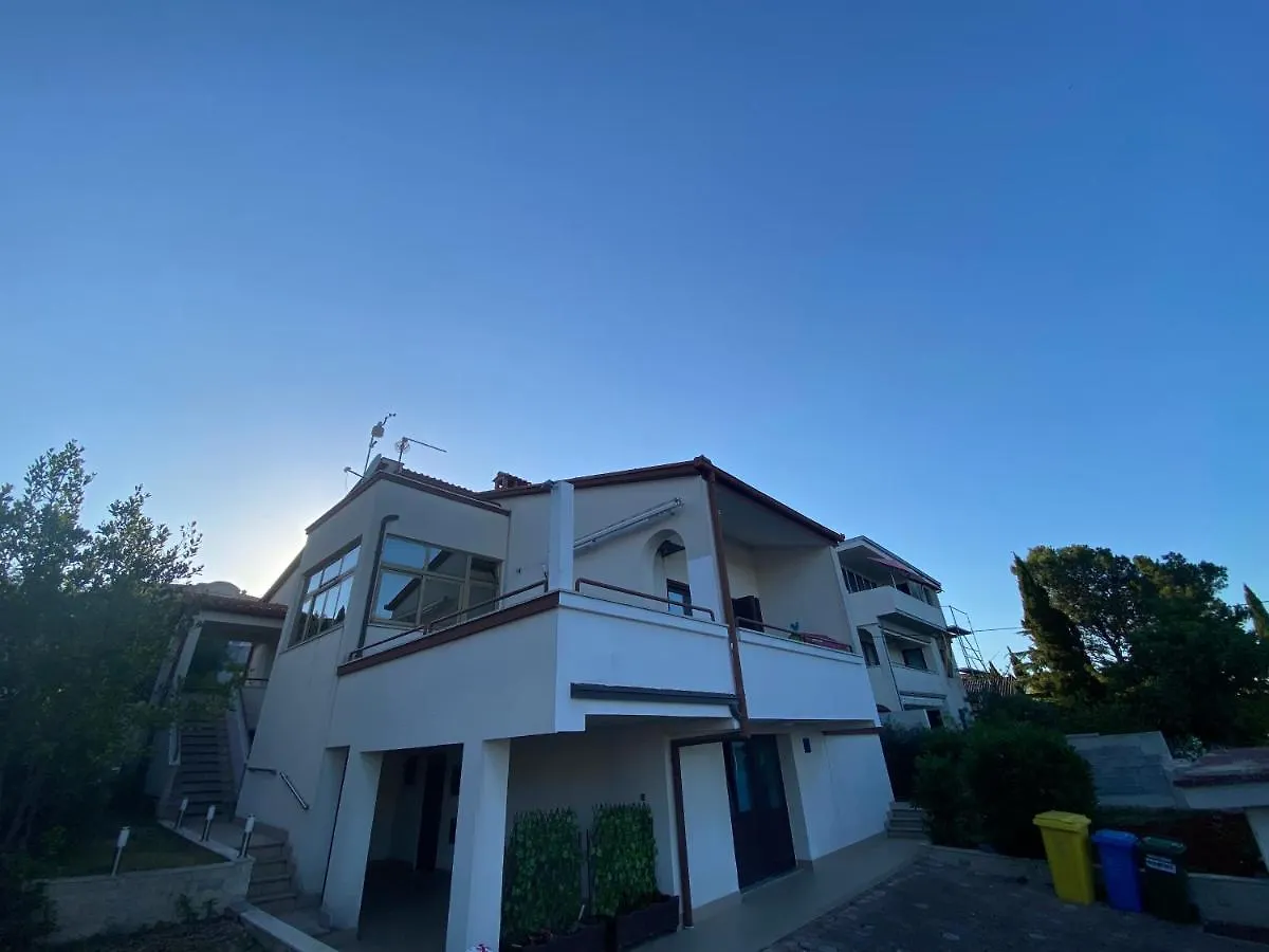 Cukon Holiday Home Premantura Apartment
