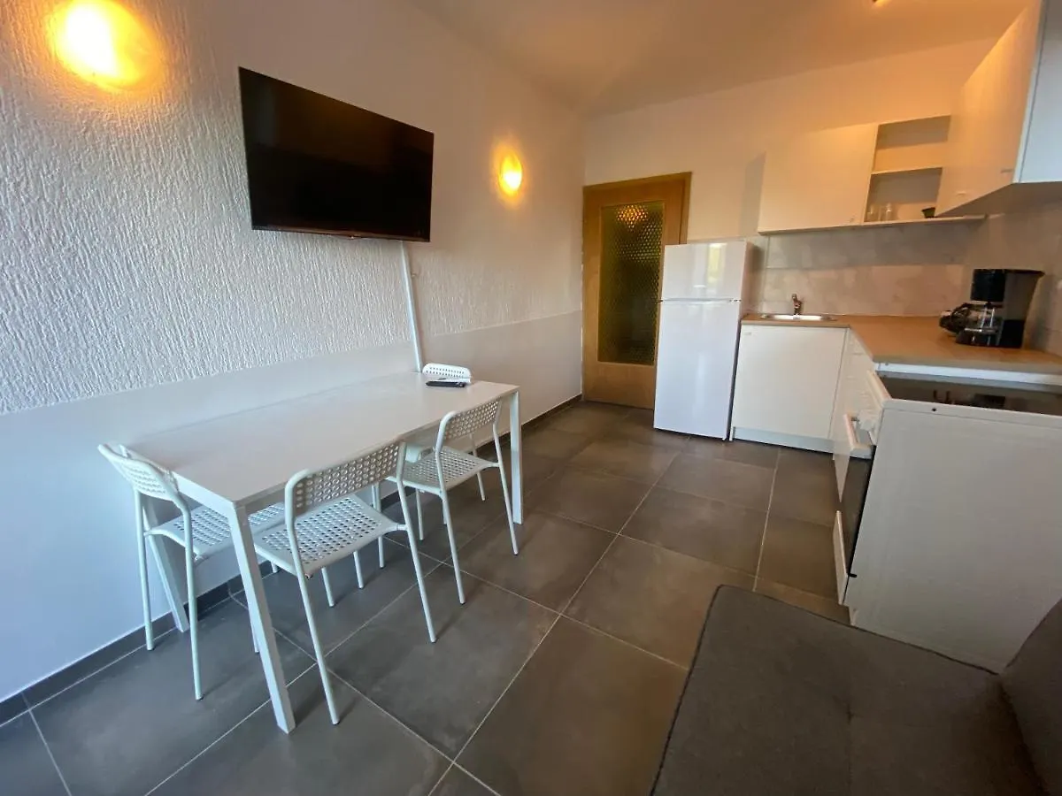 Cukon Holiday Home Premantura 0*,